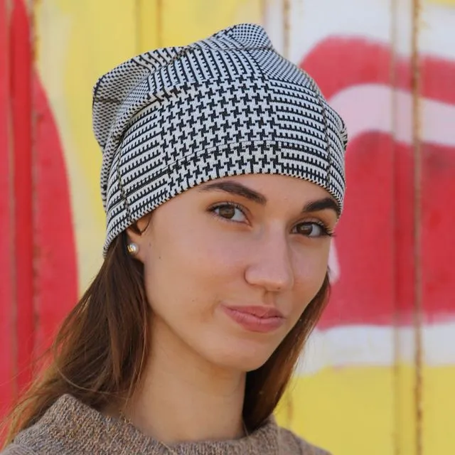 210 Dandy cut for a fine yarn-dyed fabric woman beanie hat