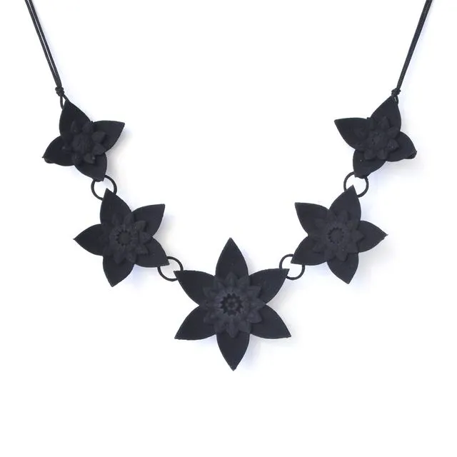 5 Flower Necklace - Dahlia (Black)