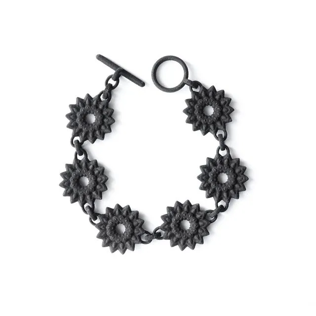 Flower Chain Bracelet - Dahlia (Black)