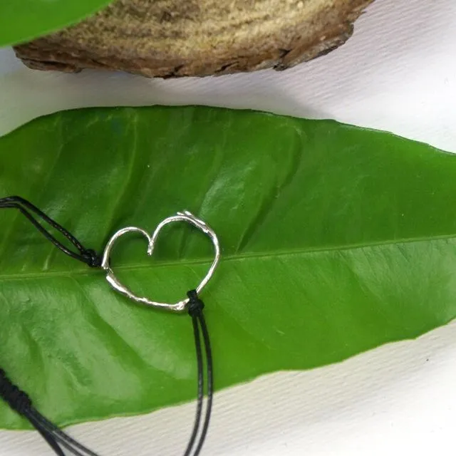 Jasmine heart shape cord string, twig bracelet in sterling silver. (Siilver)