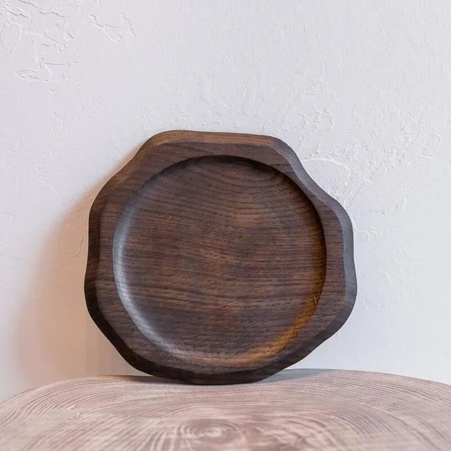 'SHE Design' oak plate with irregular edges