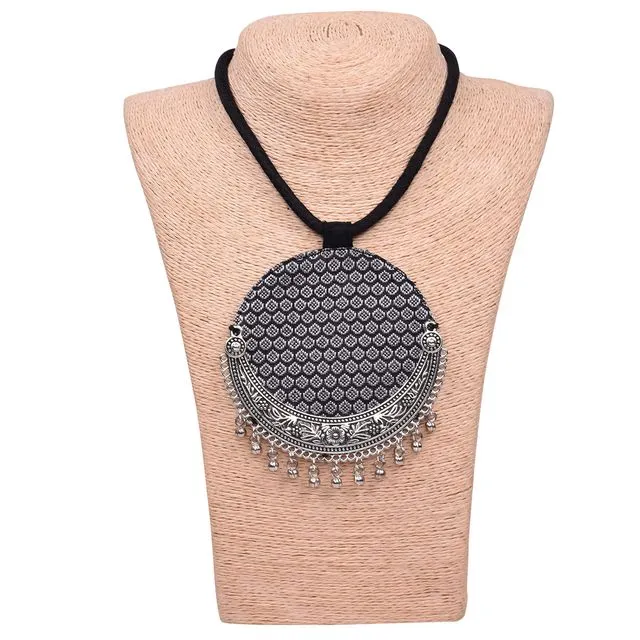 Ethiqana Handmade Chaand Pendant Necklace - Black