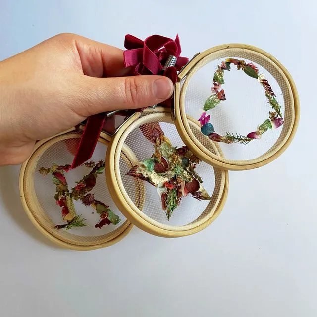 CRAFT KIT-Set of 3 Mini Everlasting Floral Hoop Dried Flower Bauble Craft Kit- Christmas