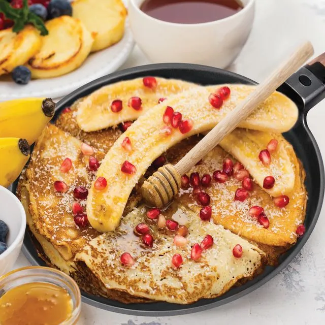Masterpan Non-Stick Pancake and Crepe Pan 28cm, Detachable Handle, Wood Grain Effect, Space-Saving, Induction Ready, Oven & Dishwasher Safe