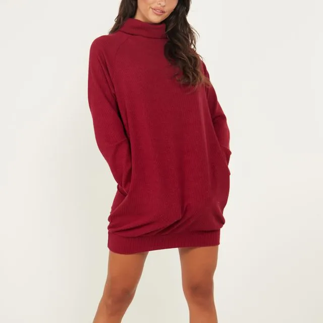 Jumper Dress With Roll Neck And Pockets In Wine