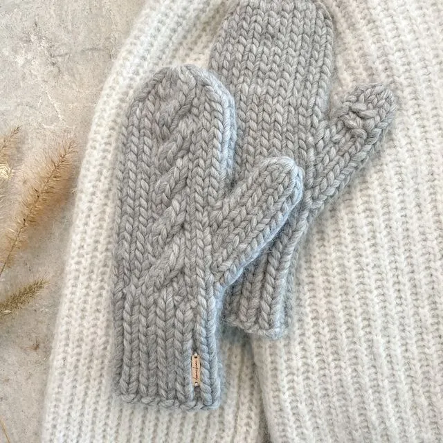THE ALPINE Cable Knit MITTENS - Heather Grey
