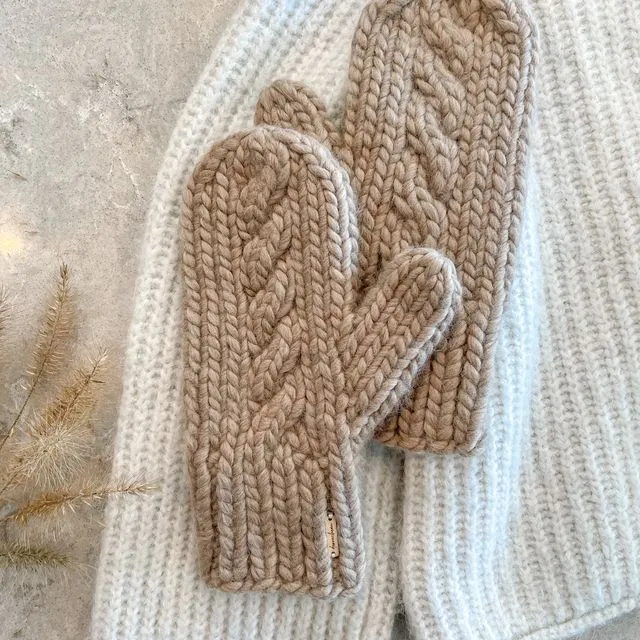 THE ALPINE Cable Knit MITTENS - Sand