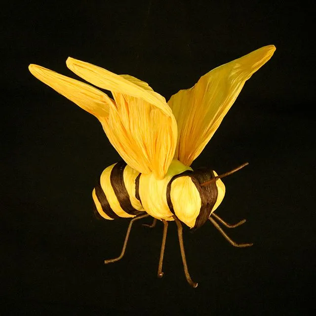 Large Paper Bumble Bee,17"