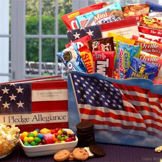 America The Beautiful Snack Gift Box - Large