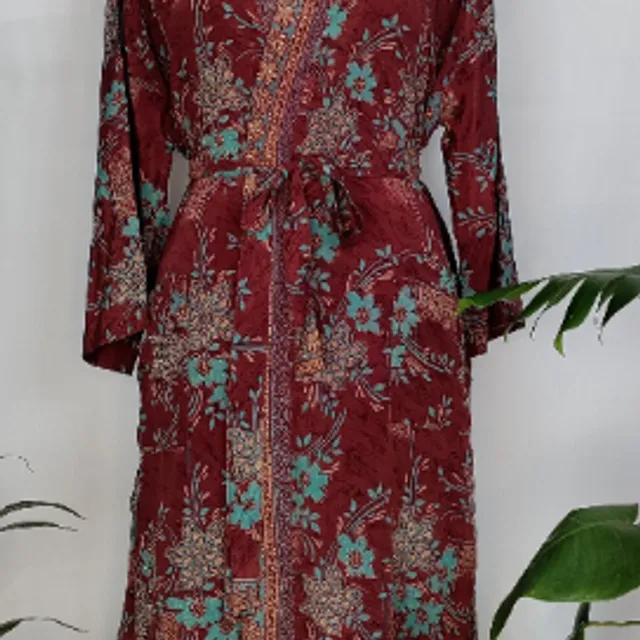 Assorted Kimono Saree Boho Vintage Recycled Silk House Robe, Dressing Gown, Elegant Brownish Crimson Floral Beach Wear/Cover up Perfect For Present