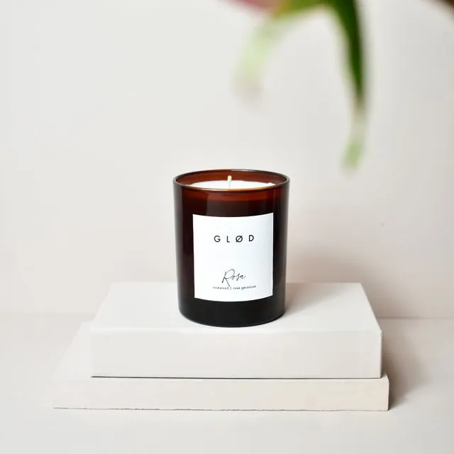 Rosa Scented Soy Wax Candle: Rosewood and Rose Geranium (160g)