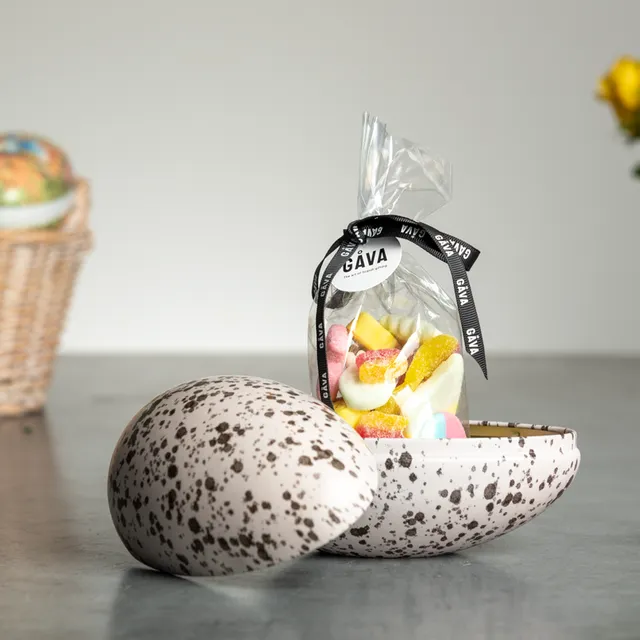 Fläckig Swedish Påskägg Easter Egg tin with vegan Pick & Mix