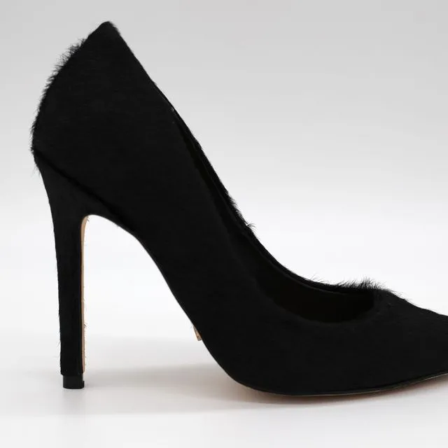 Horsy Pump || Beige sandal heels (Black)