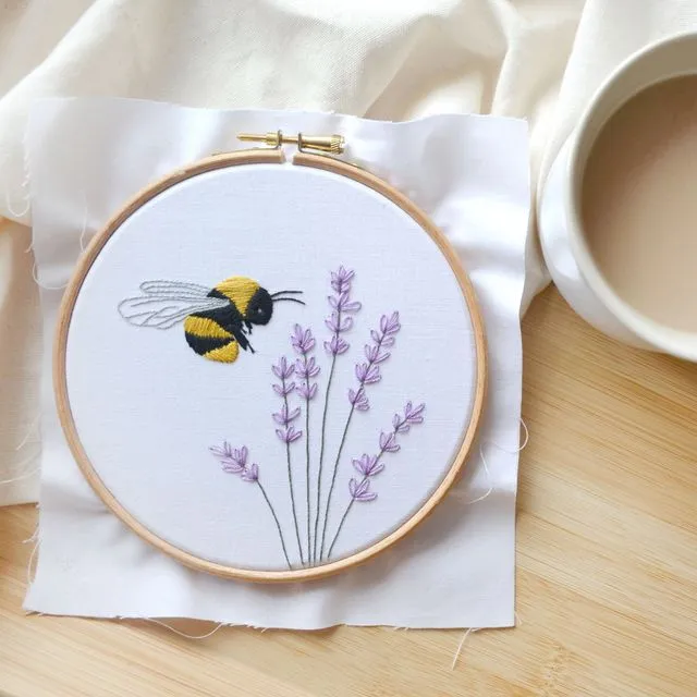 6" Bee & Lavender Embroidery Kit