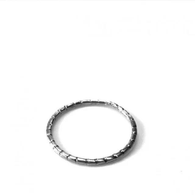 SILVER THIN DECORATED RING - Silver - polished