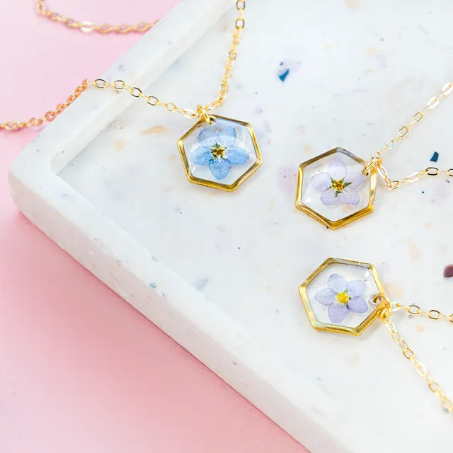 ZORA Hexagon forget-me-not necklace