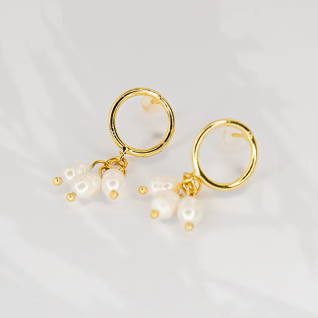 NAIRA tripple freshwater pearl gold circle stud earrings