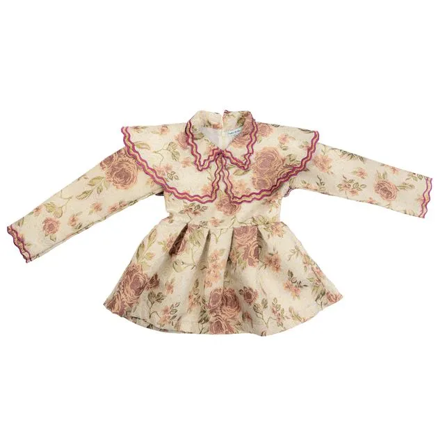 Heritage Brocade with lined collar