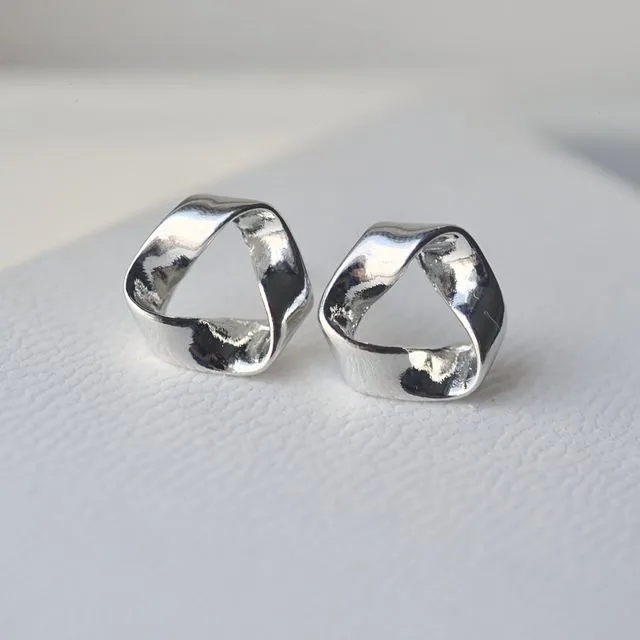 Triangle Elegant Twisted pattern stud earrings