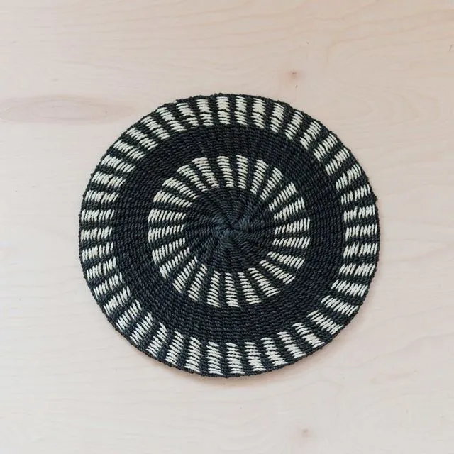 Two-tone Round Woven Placemats - Abaca Fiber | LIKHA
