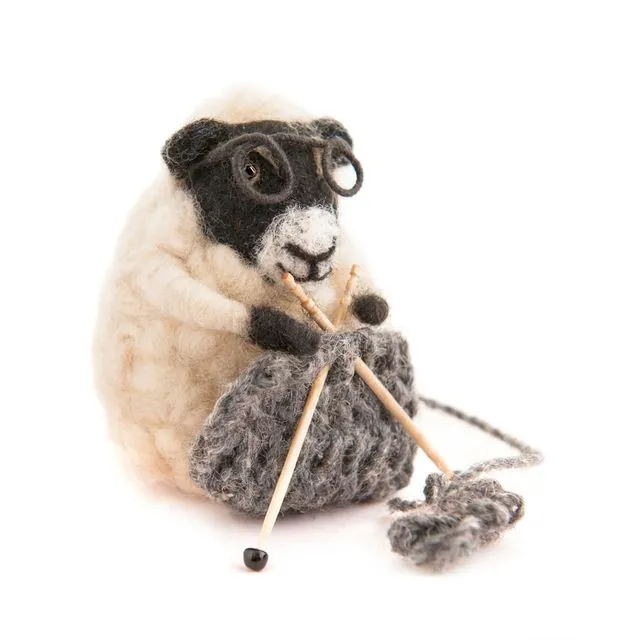 Knitting Nora Sheep