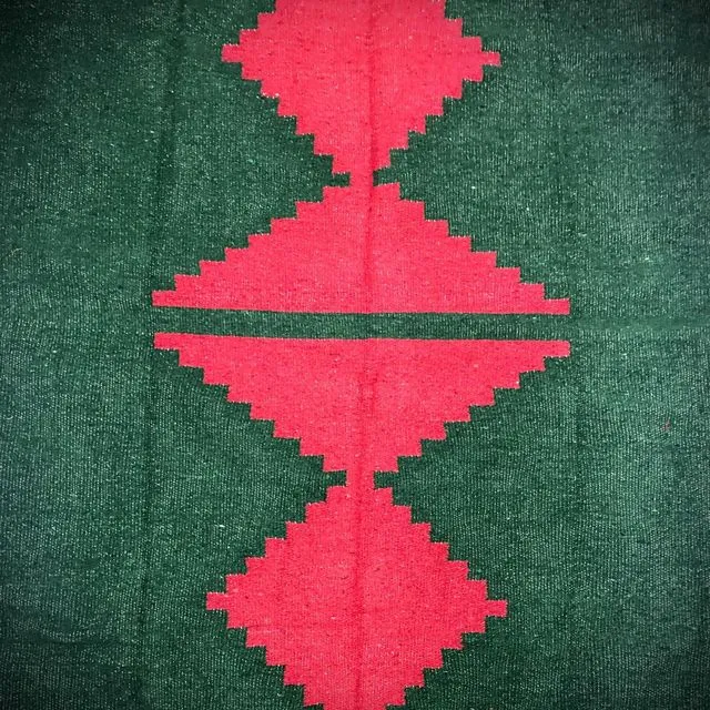 The In/Out "Pyramid" Blanket Green/Red
