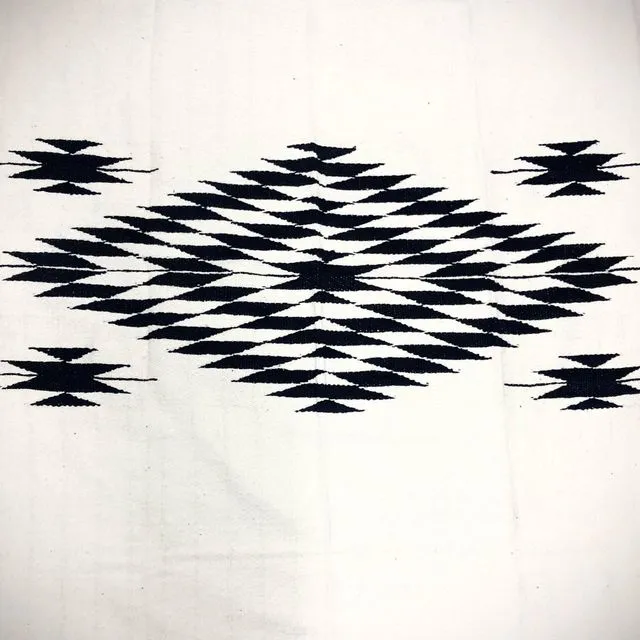 The In/Out "Diamante" Blanket White/Black