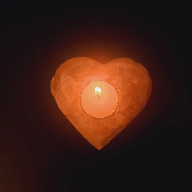 Himalayan Salt Tea Light Holders (Heart, Round Apple, Heart, Cube) Heart