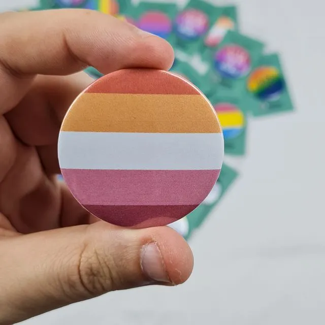 Lesbian flag pin badge 45mm