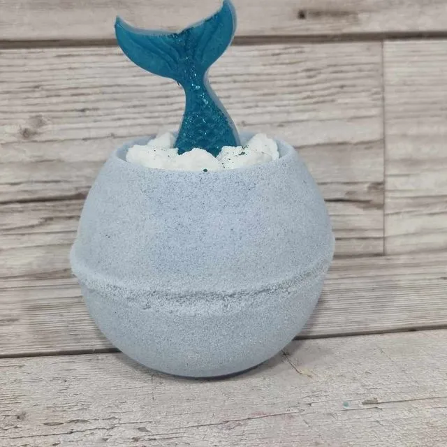 Mermaid Tails Whipped Top Bath Bomb