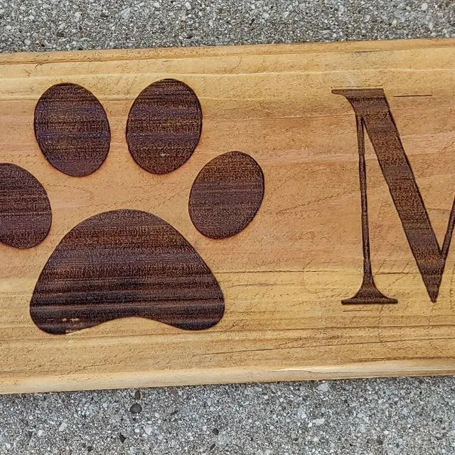 Welcome Paw sign