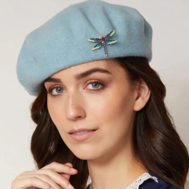 Beret with Brooch in Blue