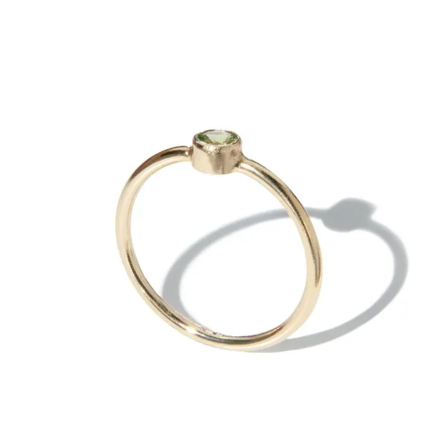 August Birthstone Ring Gold - Peridot