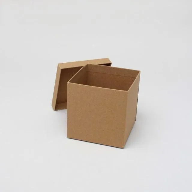 Size: 10x10x10cm Kraft paper gift box. NO INSERT
