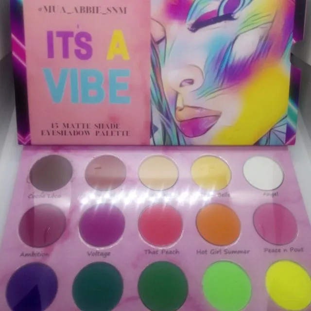 It's a Vibe 15 Colour Eyeshadow Palette by Heather Lou Cosmetics®