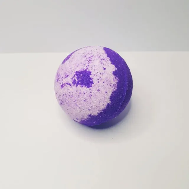 Parmaviolet bath bomb
