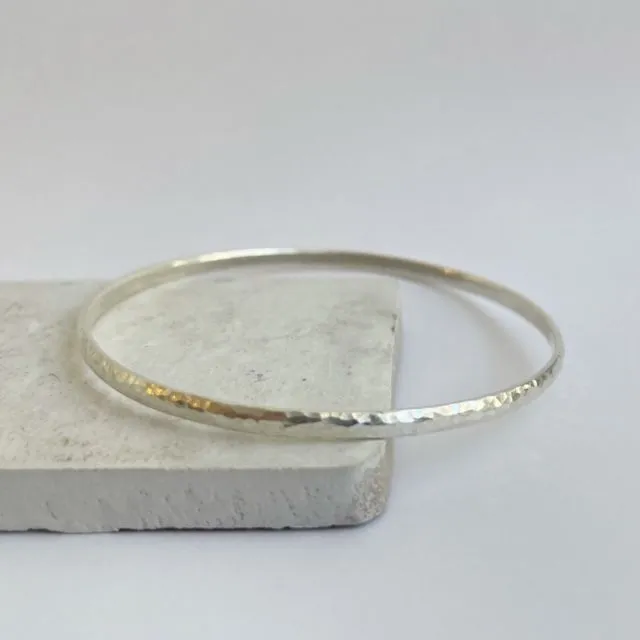 Bangle in hammered texture