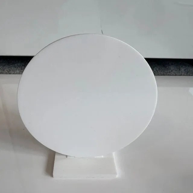 circle plaques - white