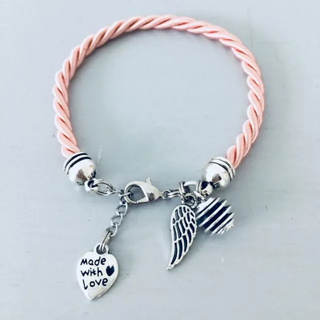 Bracelet rose avec pendentif aile d'ange, bracelet, bracelets, bijoux, bracelet porte bonheur, bijou aile d'ange, femme