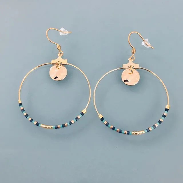 Boucles d'oreilles créoles ethniques dorées en acier inoxydable et perles Miyuki or et turquoise, bijou femme, cadeau de noel, cadeau femme