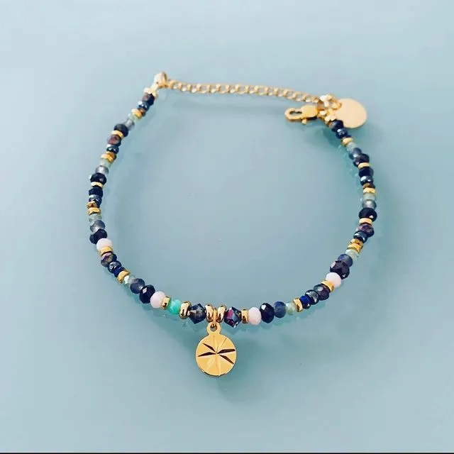 Bracelet Perles et rose des vents, bracelet femme gourmette pierres naturelles magiques et perles Heishi plaqué or 24 k, bracelet doré