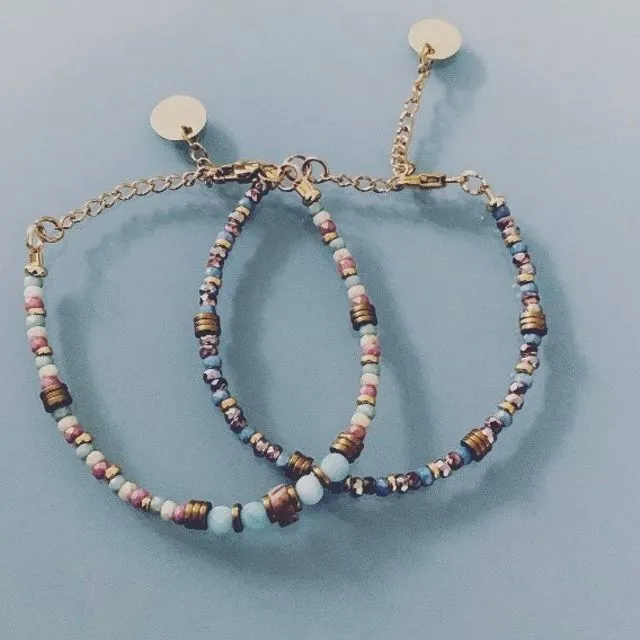 Deux Bracelets Perles, bracelets femme gourmettes pierres naturelles magiques et perles Heishi plaqué or 24 k, bracelets dorés