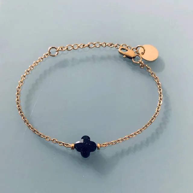 Bracelet trèfle, gourmette trèfle à 4 feuilles porte bonheur et perles Heishi or, bracelet doré, bracelet pierre, bijoux cadeaux