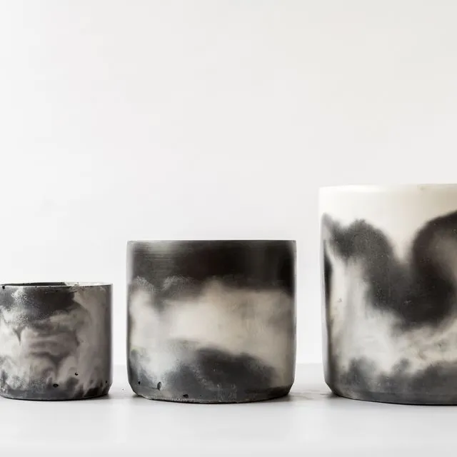 Hand-cast indoor plant pot | Black & off-white