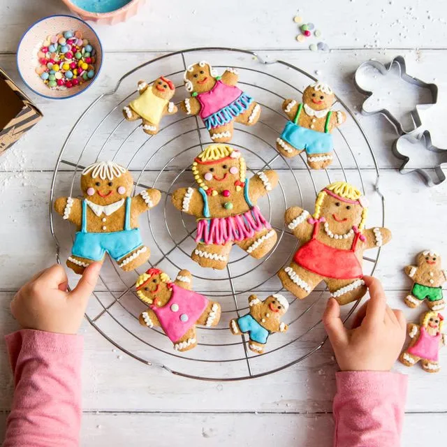 Dolly Biscuit Bake and Craft Kit