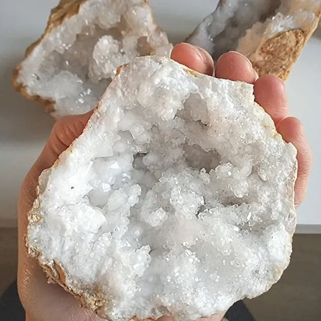 Large Clear Quartz Geode - Crystal Geode for Calming, Manifestation & Meditation - Quartz Geode Crystal