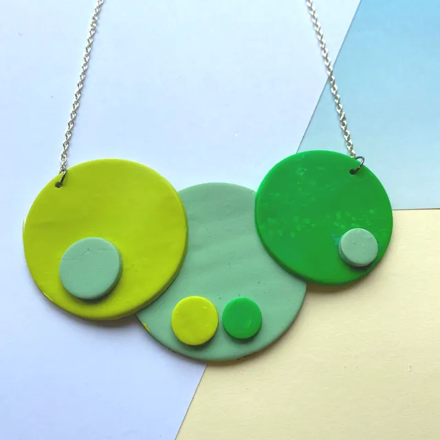 Big circle necklace green 2