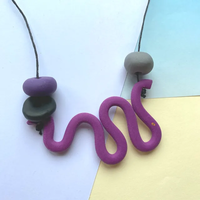 Wiggle Necklace purple 2