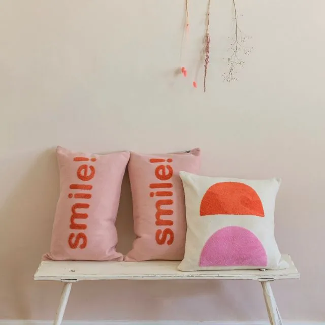New! Smile Pillow-cover Pink