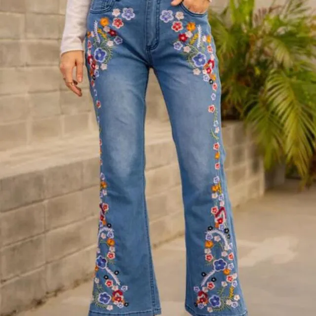 Mid-rise Floral Embroidery Bootcut Jeans